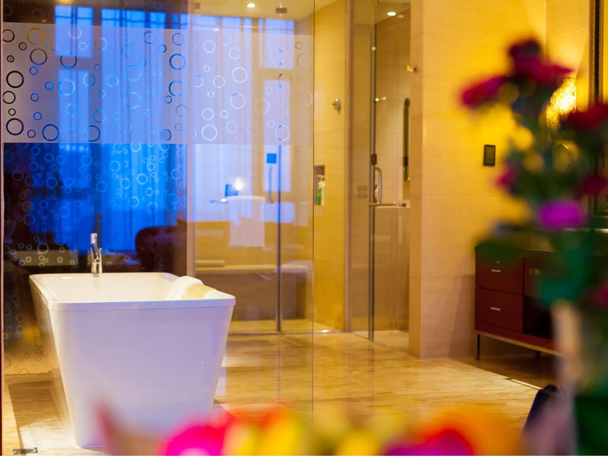 Celebrity City Hotel Csengtu Kültér fotó